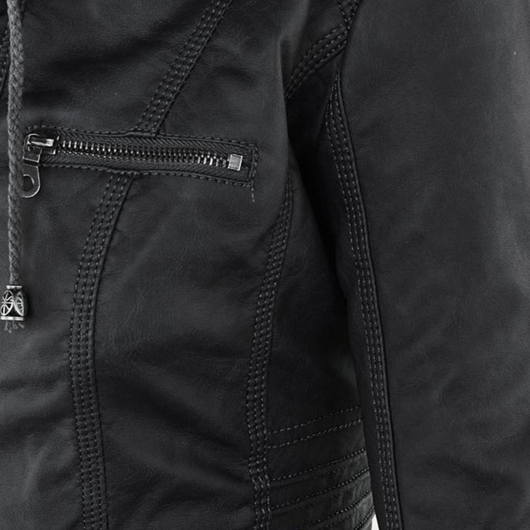 Giacca moderna in pelle con cappuccio