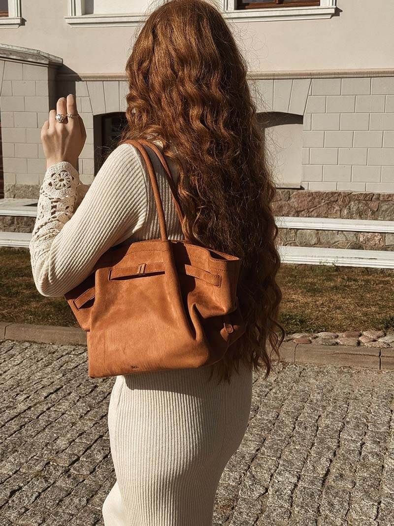 Melanie | Borsa