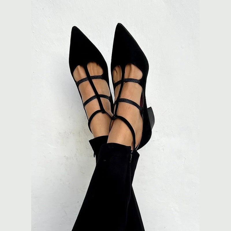 BENEDETTA | Eleganti ballerine stringate a punta per un look raffinato