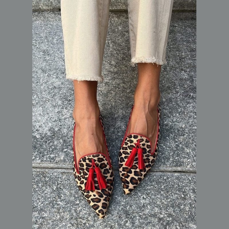 SAVINA | Eleganti mocassini a punta con dettagli frangia per un look raffinato